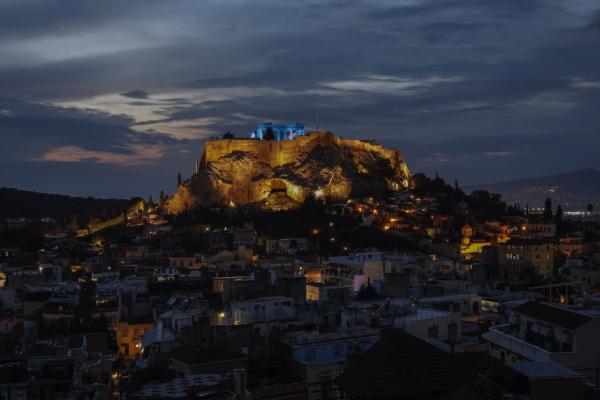 Στα “μπλε” η Ακρόπολη για τα Δικαιώματα του Παιδιού