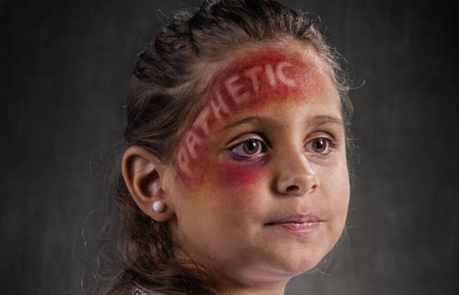 Λεκτική βία: Οι πραγματικές πληγές σε 14 φωτογραφίες …