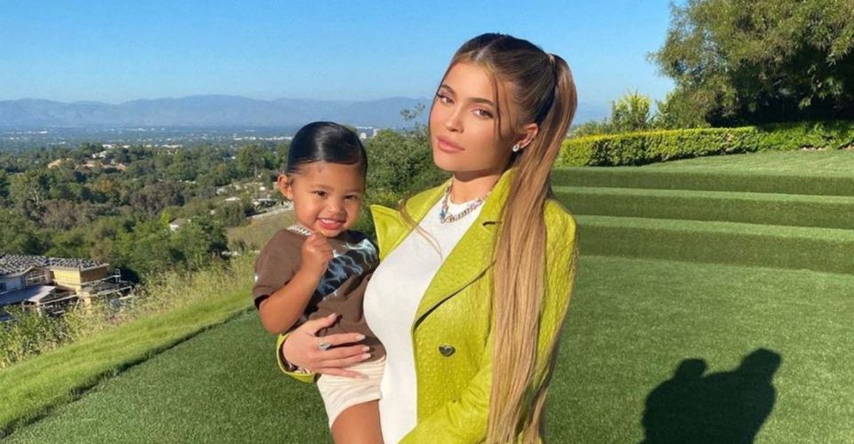 Η Kylie Jenner ξετρελαίνει το διαδίκτυο μέσα από το challenge που έκανε με την κόρη της στο Tik Tok
