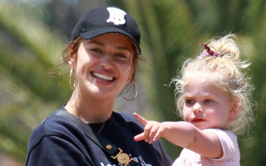 Η Ιρίνα Σάικ απορρίπτει τον όρο συν-ανατροφή και εξηγεί τους λόγους