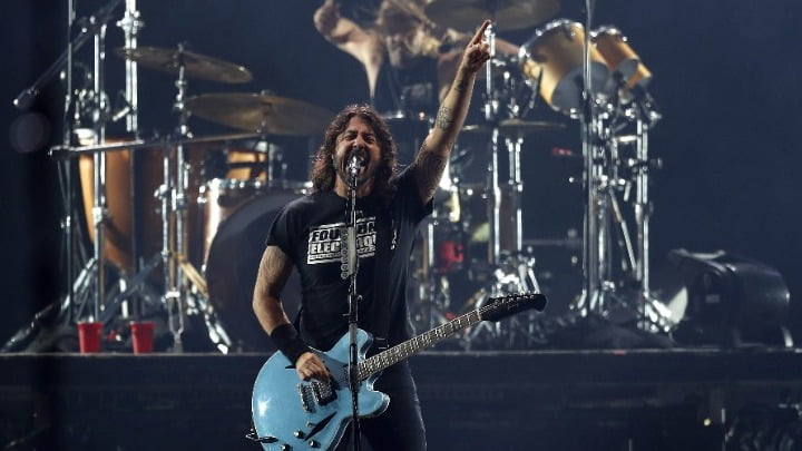 Στη σκηνή με τους Foo Fighters 10χρονη ντράμερ – φαινόμενο