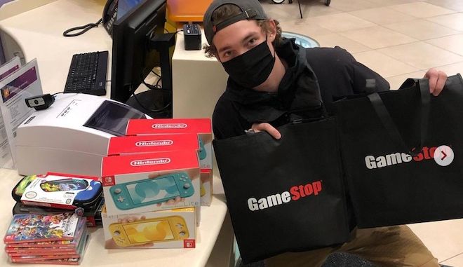 GameStop: Φοιτητής κέρδισε 30.000$ και δώρισε βιντεοπαιχνίδια σε παιδικό νοσοκομείο