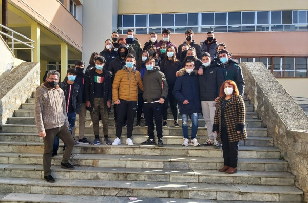 Κοζάνη: Θέατρο σκιών που προσφέρει χαρά σε παιδιά που έχουν ανάγκη